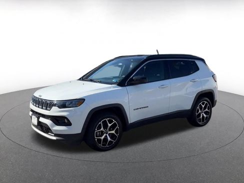 Used 2025 Jeep Compass Limited AWD/4WD image 8