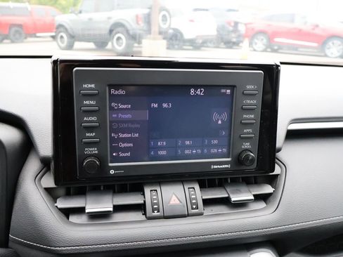 Used 2022 Toyota RAV4 XLE Premium AWD/4WD image 20