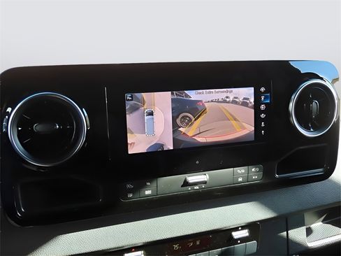Used 2024 Mercedes-Benz Sprinter 2500 image 39