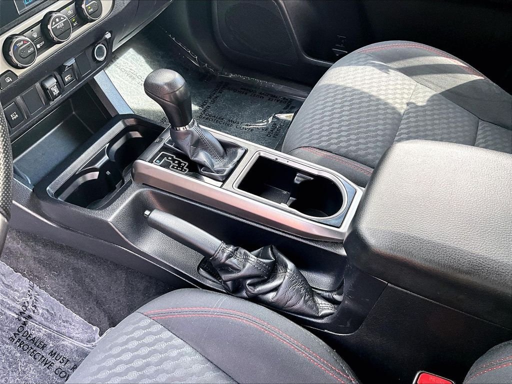 Certified 2021 Toyota Tacoma SR5 AWD/4WD image 20