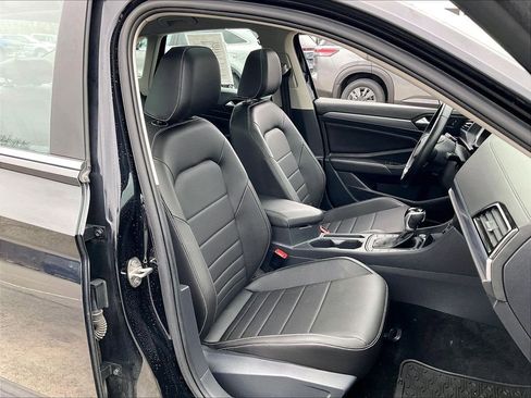 Used 2023 Volkswagen Jetta SE FWD image 10