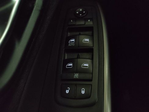 Used 2019 Jeep Cherokee Latitude w/ Popular Appearance Group image 27