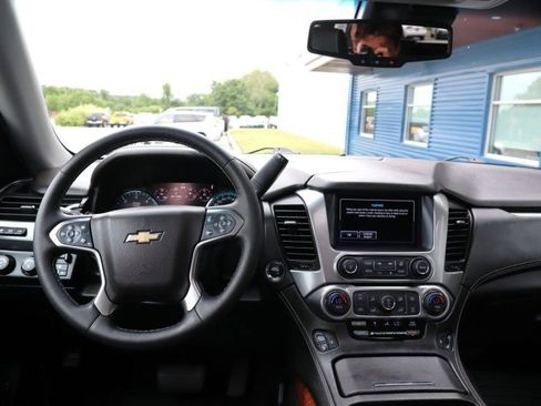 Used 2018 Chevrolet Tahoe Premier AWD/4WD image 11
