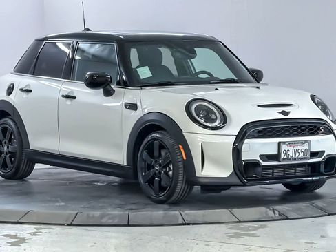 Certified 2024 MINI Cooper S w/ Signature Upholstery Package FWD image 9