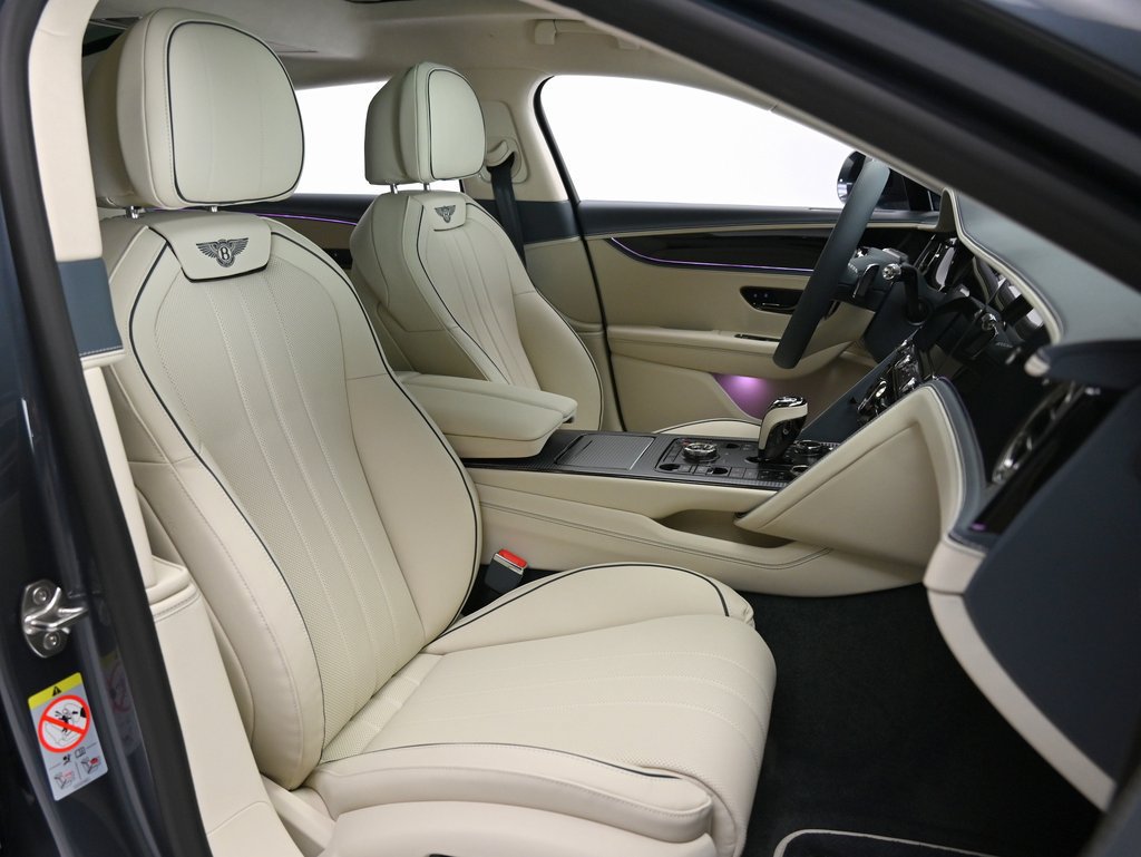 New 2026 Bentley Flying Spur V8 AWD/4WD image 16