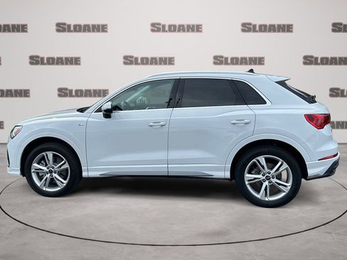 Used 2023 Audi Q3 2.0T Premium w/ Convenience Package image 2