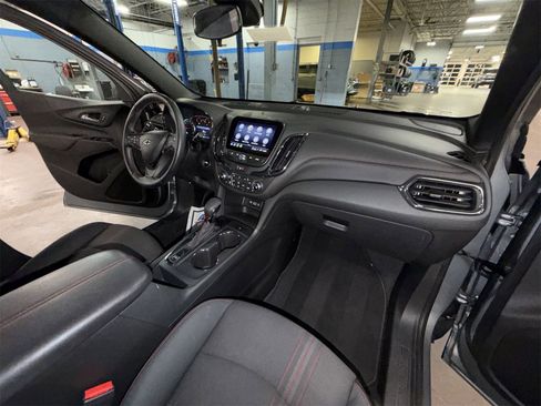 Used 2023 Chevrolet Equinox RS image 28