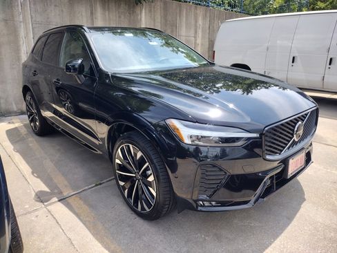 New 2026 Volvo XC60 B5 Ultra w/ Protection Package Premier image 3