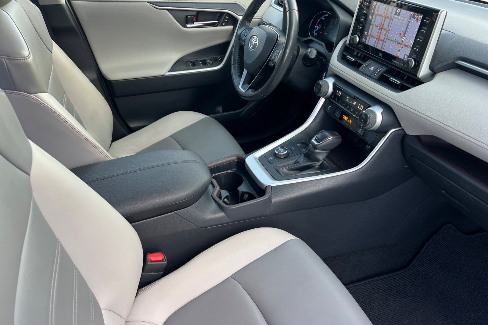 Used 2019 Toyota RAV4 Limited w/ Carpet Mat Package AWD/4WD image 16