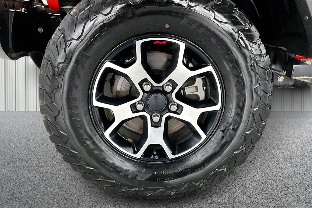 Used 2023 Jeep Wrangler Rubicon w/ LED Lighting Group AWD/4WD image 34