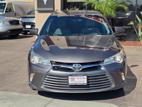 Used 2017 Toyota Camry LE FWD image 4