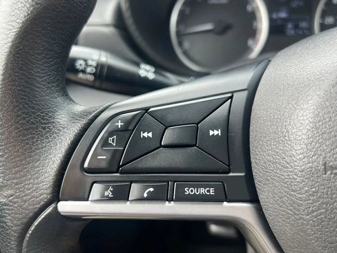 Used 2020 Nissan Versa S FWD image 19