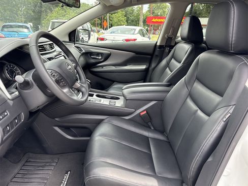 Used 2024 Nissan Murano SV w/ SV Midnight Edition Package image 9