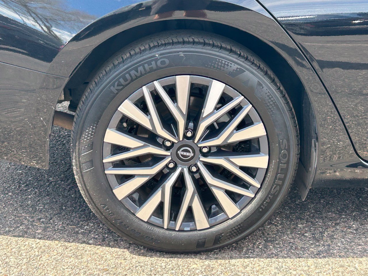 Certified 2024 Nissan Altima 2.5 SV FWD image 10