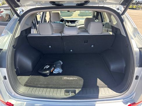 Used 2017 Hyundai Tucson Value AWD/4WD image 12