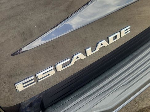Used 2022 Cadillac Escalade Premium Luxury w/ Performance Package RWD image 32