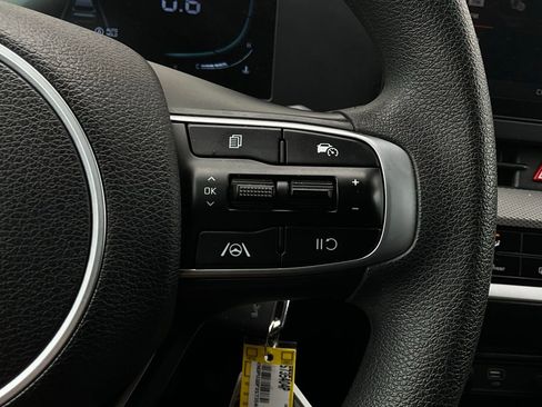 Used 2025 Kia Sportage LX image 32