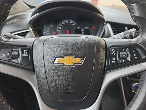 Used 2019 Chevrolet Trax LT w/ LT Convenience Package AWD/4WD image 18