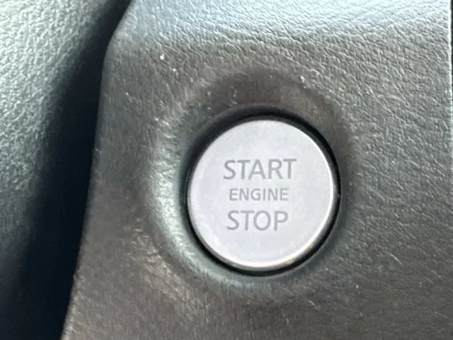 Used 2022 Nissan Frontier SV AWD/4WD image 35