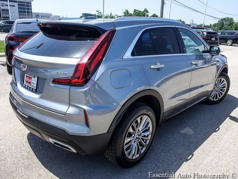 Used 2025 Cadillac XT4 Premium Luxury FWD image 9