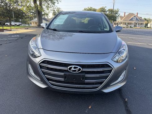Used 2016 Hyundai Elantra GT w/ Option Group 02 FWD image 2