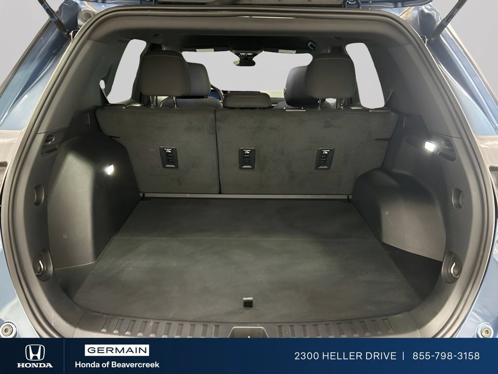 Used 2025 Chevrolet Equinox LT w/ Safety and Technology Package FWD image 25