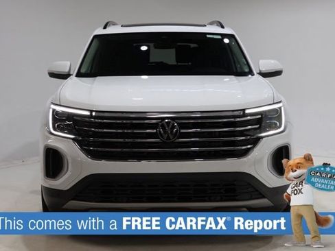 Used 2025 Volkswagen Atlas SE FWD image 2