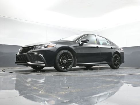 Used 2022 Toyota Camry XSE image 35