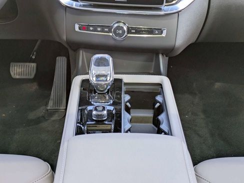 New 2026 Volvo XC90 T8 Plus w/ Protection Package Premier AWD/4WD image 24