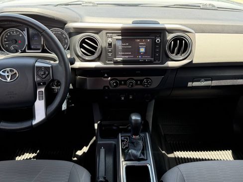 Used 2019 Toyota Tacoma SR5 RWD image 14
