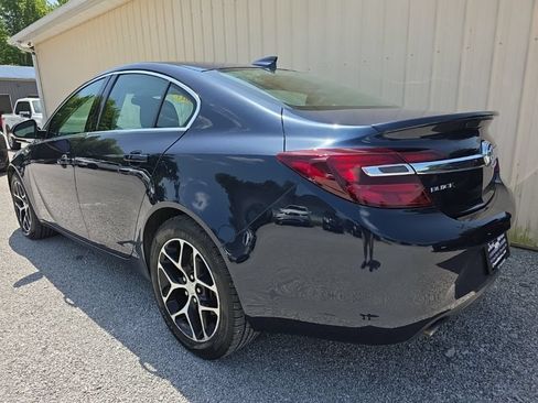 Used 2017 Buick Regal Sport Touring FWD image 9