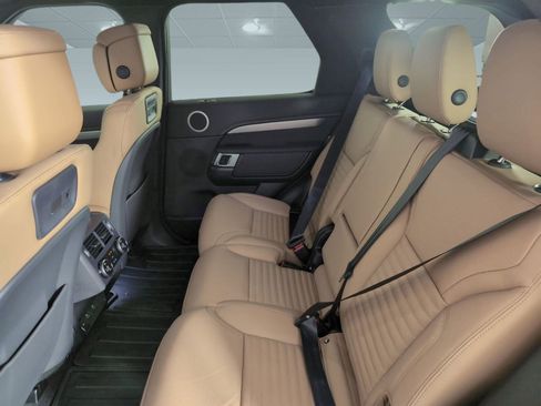 Certified 2025 Land Rover Discovery Dynamic SE image 21