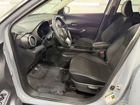 Used 2023 Nissan Kicks SV FWD image 11