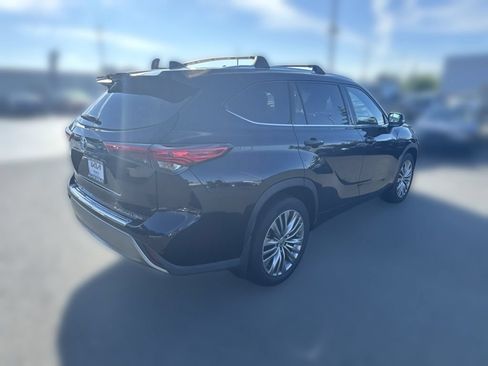 Used 2020 Toyota Highlander Platinum AWD/4WD image 11