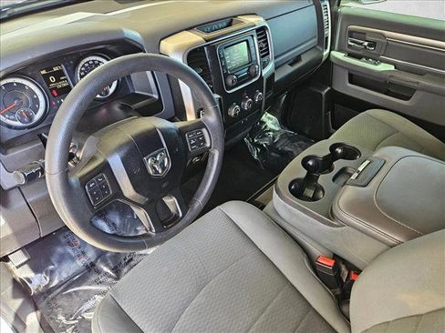 Used 2019 RAM 1500 Classic SLT AWD/4WD image 12