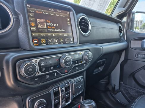 Used 2021 Jeep Gladiator Overland w/ Popular Equipment Package AWD/4WD image 11