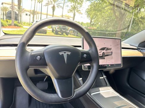 Used 2022 Tesla Model 3 Long Range AWD/4WD image 16