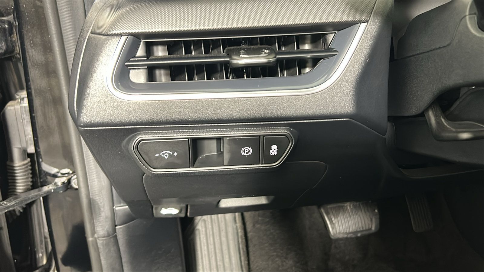 Used 2025 Kia K4 EX FWD image 23