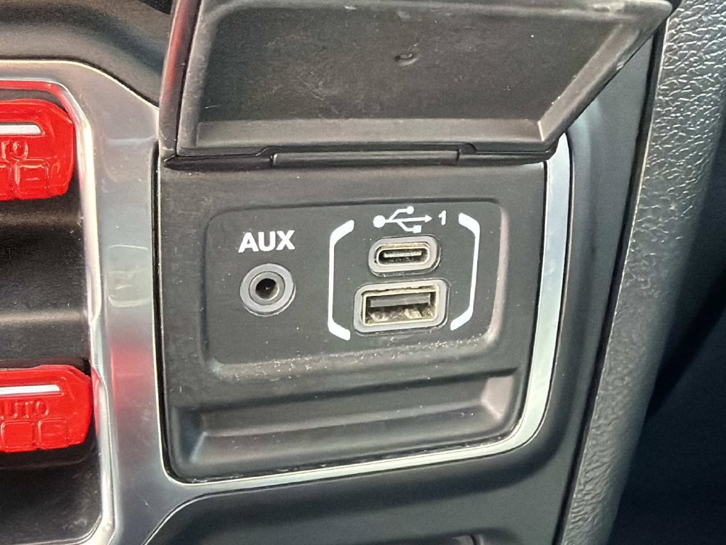 Used 2021 Jeep Gladiator Rubicon w/ LED Lighting Group AWD/4WD image 30