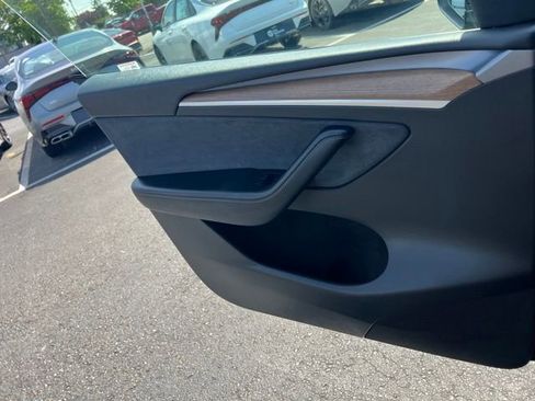 Used 2023 Tesla Model Y Long Range AWD/4WD image 17