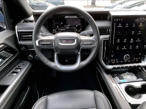 Used 2025 GMC Yukon Elevation image 5