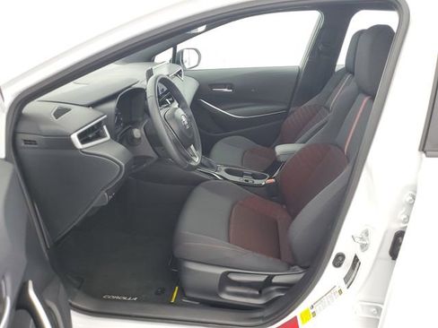 Used 2025 Toyota Corolla SE FWD image 18