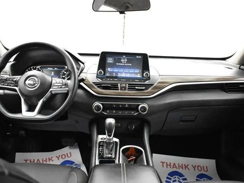 Used 2024 Nissan Altima 2.5 SV FWD image 18