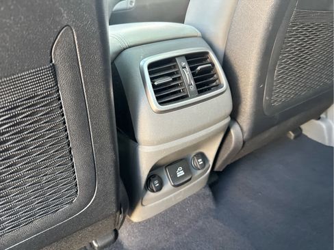 Used 2017 Kia Sorento SX image 37