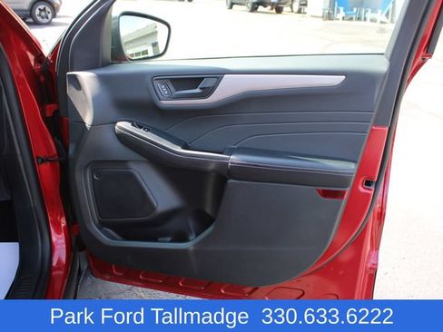 Used 2022 Ford Escape SE w/ Cold Weather Package FWD image 20