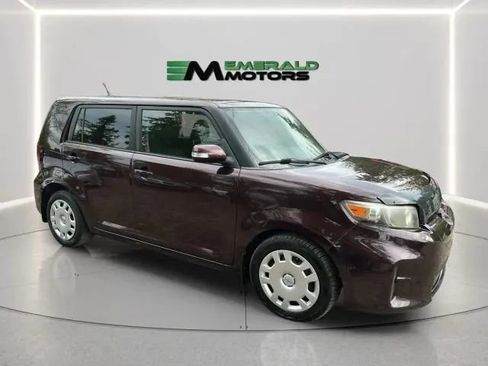 Used 2011 Scion xB FWD image 1