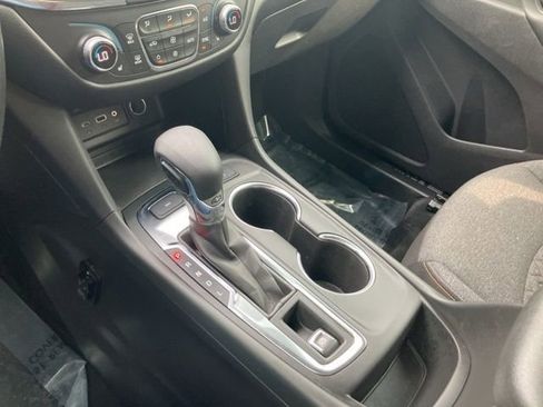 Used 2022 Chevrolet Equinox LT image 22