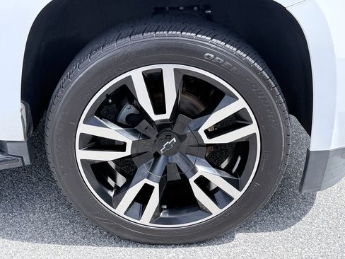 Used 2018 Chevrolet Tahoe Premier w/ RST 6.2L Performance Edition RWD image 39