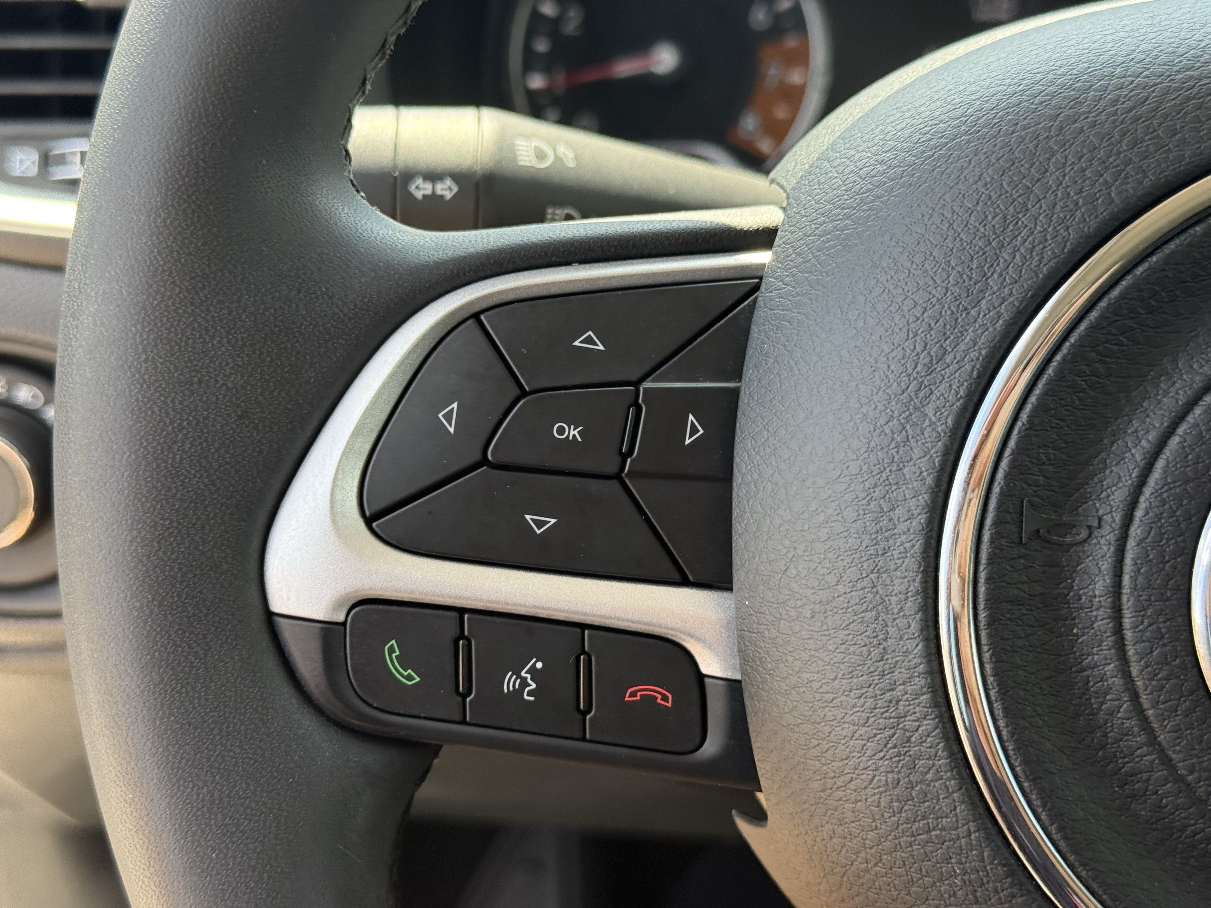 Used 2021 Jeep Renegade Latitude FWD image 16