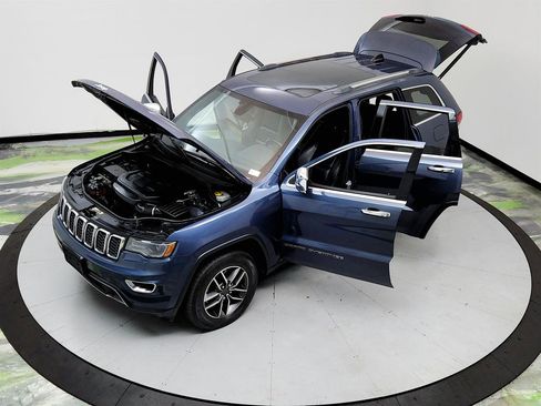 Used 2021 Jeep Grand Cherokee Limited w/ Sun & Sound Group image 37